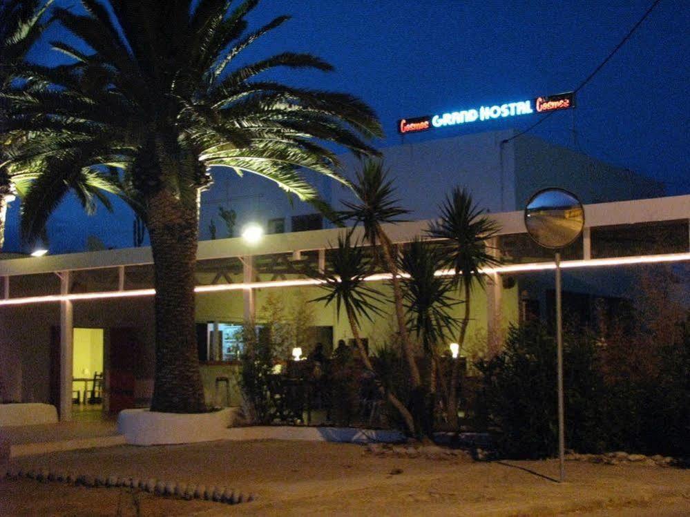 Cosmos Grand Hostal Sant Francesc de s'Estany Eksteriør billede